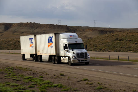 When to Choose LTL Delivery Service for Shipping